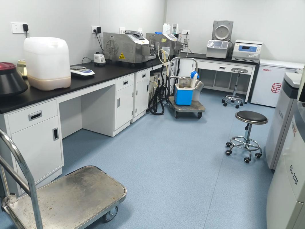 全鋼實(shí)驗(yàn)臺(tái)選購(gòu)指南 材質(zhì)、廠家與專業(yè)檢測(cè)服務(wù)全解析